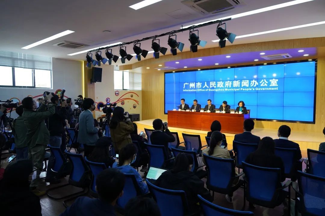 证券时报电子报实时通过手机APP、网站免费阅读重大财经新闻资讯及上市公司公告腾博诚信为本官网网址